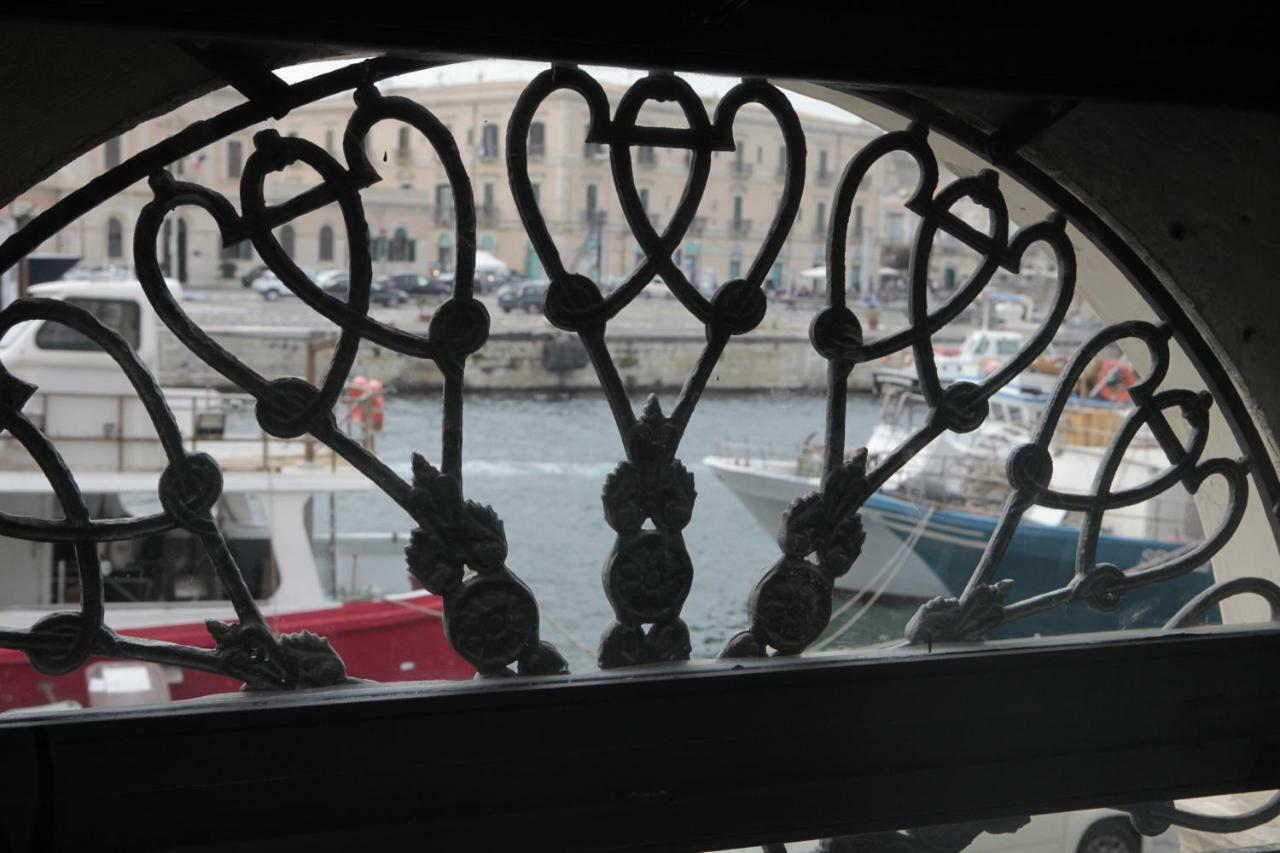 La Casa Sulla Darsena Daire Siraküza Dış mekan fotoğraf